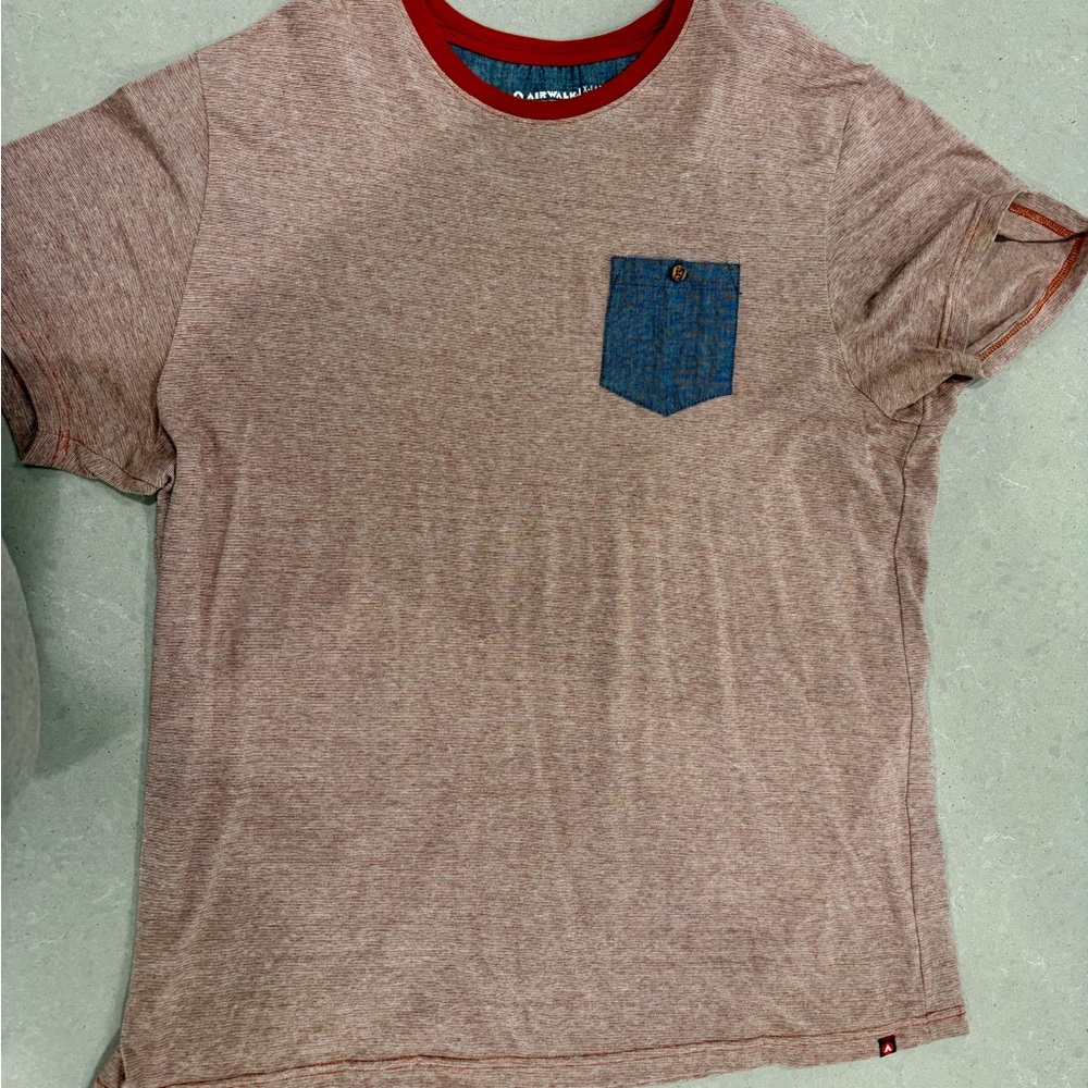 Airwalk Burnt Orange and Gray T-Shirt Men’s  XL good condition